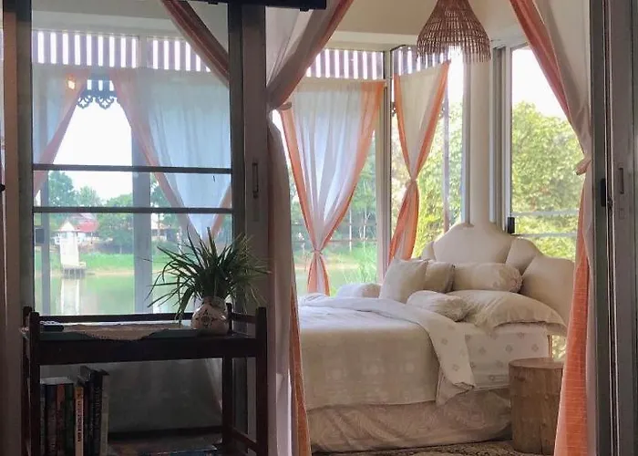 บ้านพัก River Flow House Bangtanod Photharam