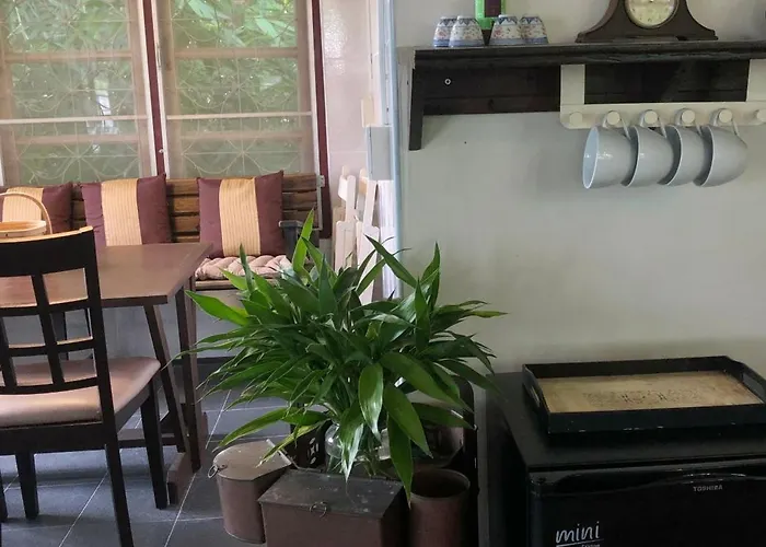 River Flow House Bangtanod บ้านพัก Photharam