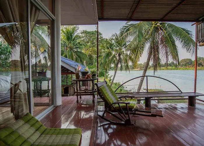 บ้านพัก River Flow House Bangtanod Photharam
