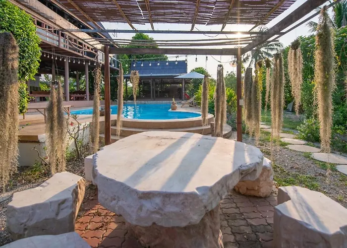 บ้านพัก River Flow House Bangtanod Photharam